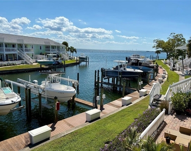 5184 Beach Drive Se - Photo Thumbnail 2