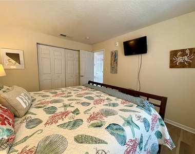 5184 Beach Drive Se - Photo Thumbnail 13