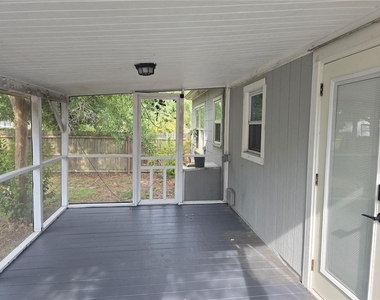 1001 W Beacon Avenue - Photo Thumbnail 13