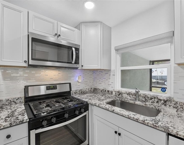 10004 N 25th Street - Photo Thumbnail 13