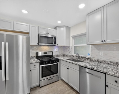 10004 N 25th Street - Photo Thumbnail 14