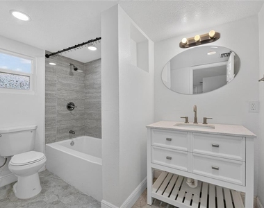 10004 N 25th Street - Photo Thumbnail 2