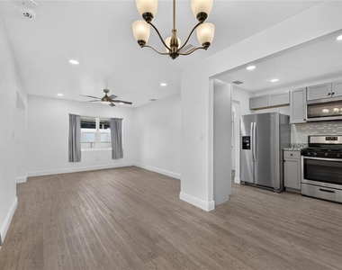 10004 N 25th Street - Photo Thumbnail 1