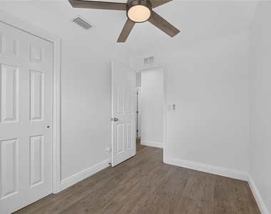 10004 N 25th Street - Photo Thumbnail 20