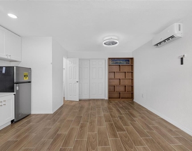 1005 E Flora Street - Photo Thumbnail 50