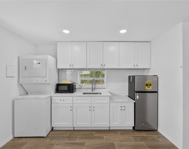 1005 E Flora Street - Photo Thumbnail 51