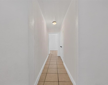 1005 E Flora Street - Photo Thumbnail 26