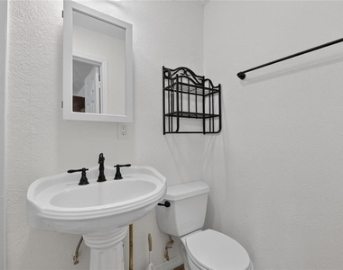 1005 E Flora Street - Photo Thumbnail 53