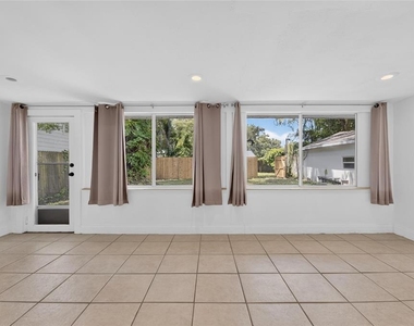 1005 E Flora Street - Photo Thumbnail 35
