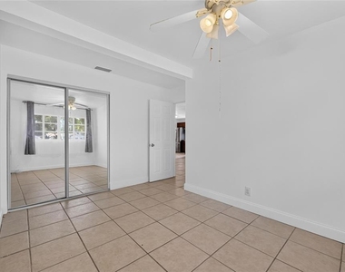 1005 E Flora Street - Photo Thumbnail 19
