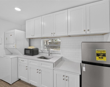 1005 E Flora Street - Photo Thumbnail 52