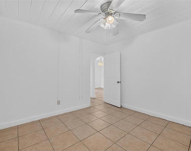 1005 E Flora Street - Photo Thumbnail 29