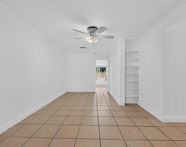 1005 E Flora Street - Photo Thumbnail 24