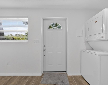 1005 E Flora Street - Photo Thumbnail 46