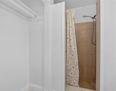 1005 E Flora Street - Photo Thumbnail 25