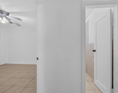 1005 E Flora Street - Photo Thumbnail 44