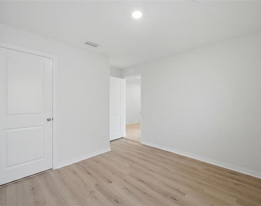 2812 Gumbo Limbo Drive - Photo Thumbnail 14
