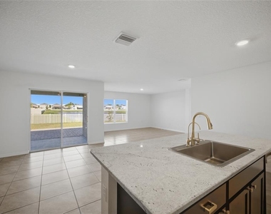 2812 Gumbo Limbo Drive - Photo Thumbnail 8