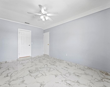 3230 51st Street N - Photo Thumbnail 10