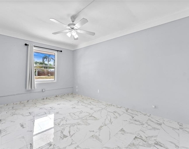 3230 51st Street N - Photo Thumbnail 9
