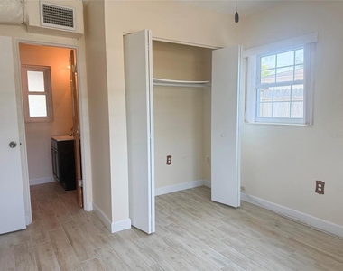 8916 Narcissus Avenue - Photo Thumbnail 7