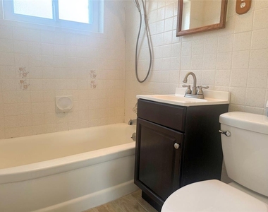 8916 Narcissus Avenue - Photo Thumbnail 10
