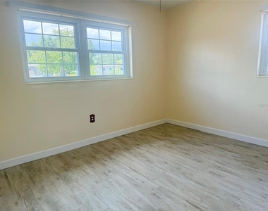8916 Narcissus Avenue - Photo Thumbnail 3