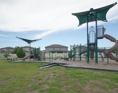 19460 Blossom Vine Lane - Photo Thumbnail 52