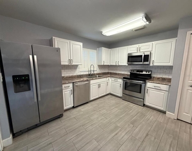 1215 Tuxford Drive - Photo Thumbnail 8