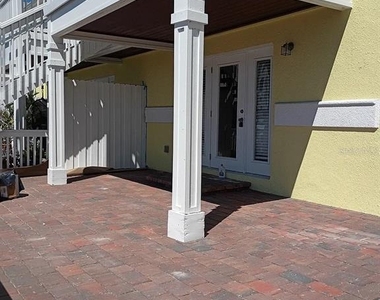 3893 Pompano Drive Se - Photo Thumbnail 7