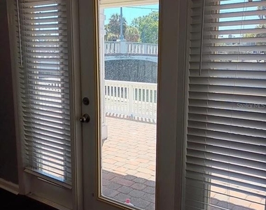 3893 Pompano Drive Se - Photo Thumbnail 5