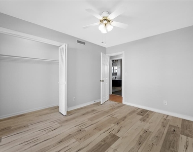 5056 42nd Street S - Photo Thumbnail 30