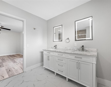 5056 42nd Street S - Photo Thumbnail 40