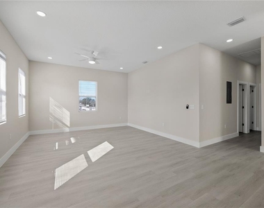 6976 Belltree Court - Photo Thumbnail 7