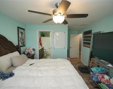 2709 Lantern Hill Avenue - Photo Thumbnail 8