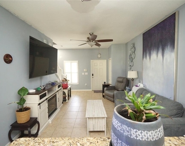 2709 Lantern Hill Avenue - Photo Thumbnail 4