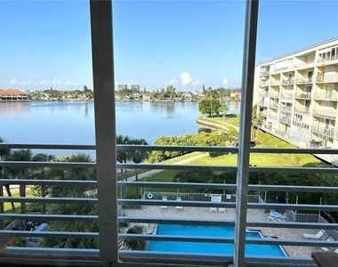 7872 Sailboat Key Boulevard S - Photo Thumbnail 27