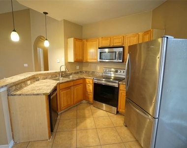 18004 Villa Creek Drive - Photo Thumbnail 4