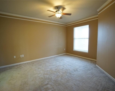 18004 Villa Creek Drive - Photo Thumbnail 15