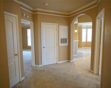 18004 Villa Creek Drive - Photo Thumbnail 8