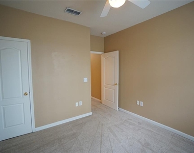 18004 Villa Creek Drive - Photo Thumbnail 13