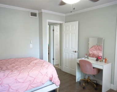 10122 Winsford Oak Boulevard - Photo Thumbnail 11