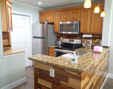 10122 Winsford Oak Boulevard - Photo Thumbnail 2