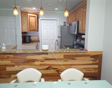 10122 Winsford Oak Boulevard - Photo Thumbnail 4