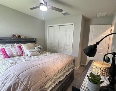 6911 Gideon Cir - Photo Thumbnail 16