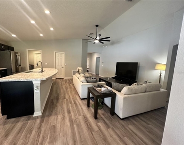 6911 Gideon Cir - Photo Thumbnail 3
