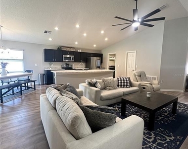 6911 Gideon Cir - Photo Thumbnail 5
