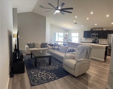 6911 Gideon Cir - Photo Thumbnail 7