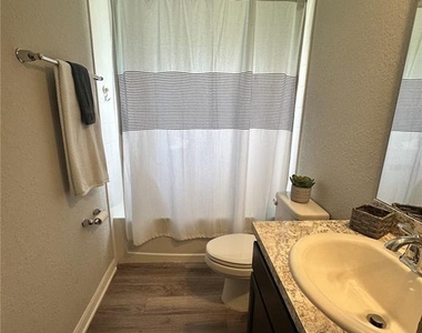 6911 Gideon Cir - Photo Thumbnail 13