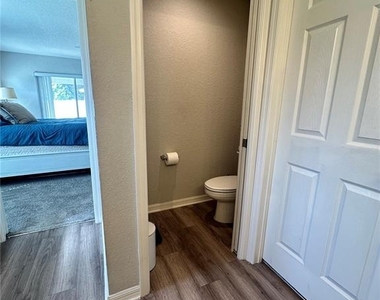 6911 Gideon Cir - Photo Thumbnail 20